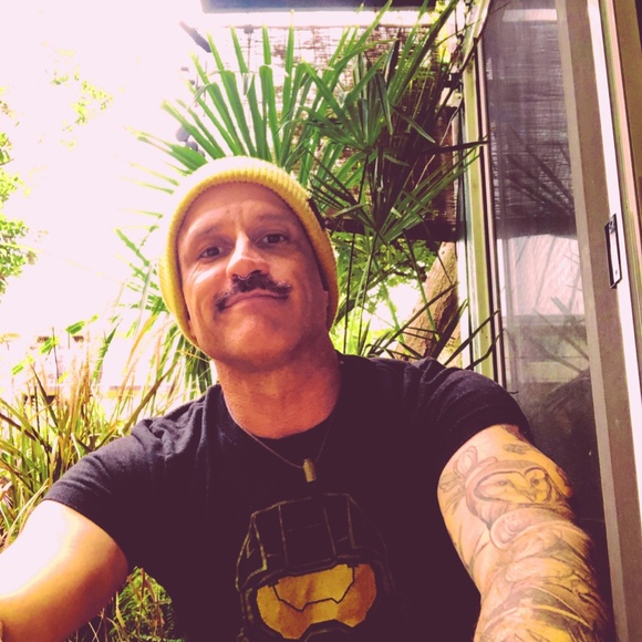 Meet your Posher, Derek - Picture 6 of 7